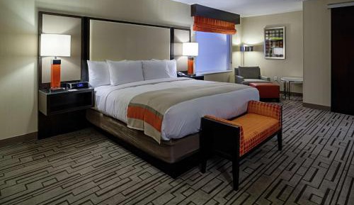 Deluxe King Room