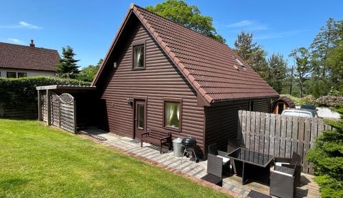 3 Bedroom Luxury Lodge with Hot Tub (pet friendly) - 'Inchmurrin'