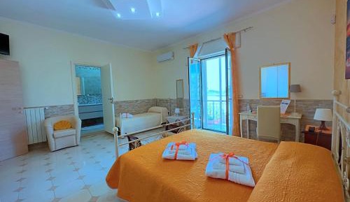 Luxury Triple Room