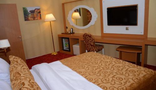 Classic Double Room with City View