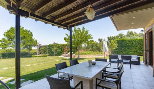 Deluxe Villa