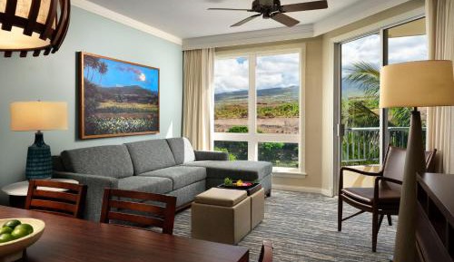 One-Bedroom Villa with Balcony and Island View