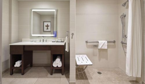 One-Bedroom King Suite - Mobility and Hearing Access