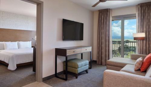 One-Bedroom King Suite with Balcony