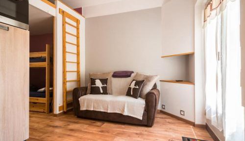 Studio Apartment with One Double Bed