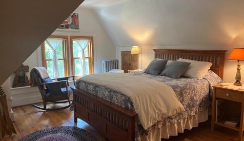 Deluxe Queen Room
