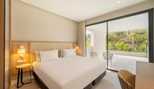 Oasis Deluxe with Terrace