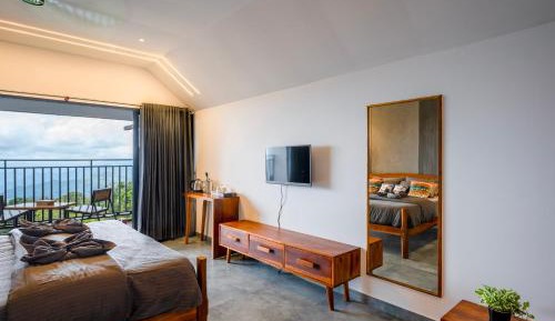 King Room with Mountain View