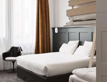 Family Room with One Queen Bed and One Bunk Bed - Non-Smoking