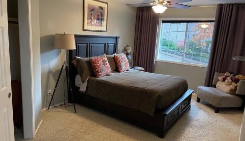 Quadruple Room with Private Bathroom