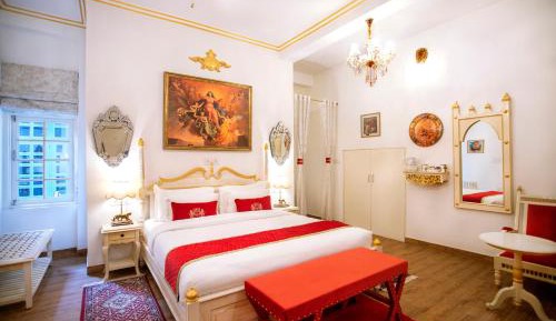 Superior King Room