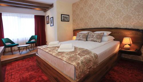 Deluxe King Room