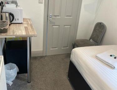 Single Room with Private Bathroom