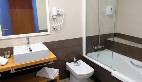 Standard Triple Room with Sea View