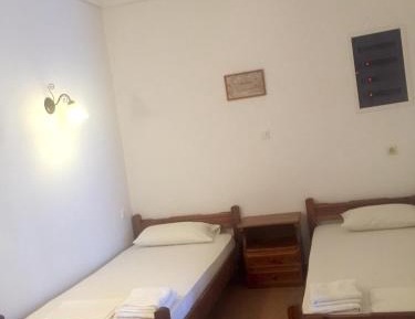 Studio (5 Adults)
