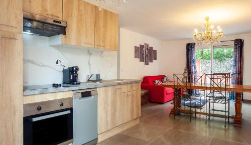 Superior One-Bedroom Apartment