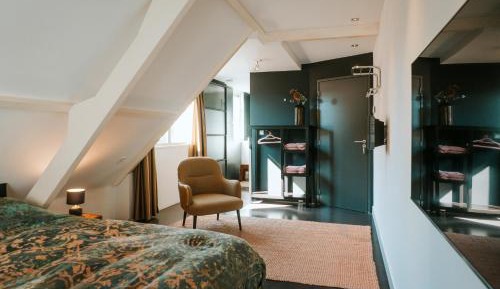 Deluxe King Suite