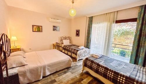 Standard Double Room with Shared Bathroom