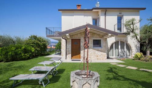 Four-Bedroom Villa with Private Garden 