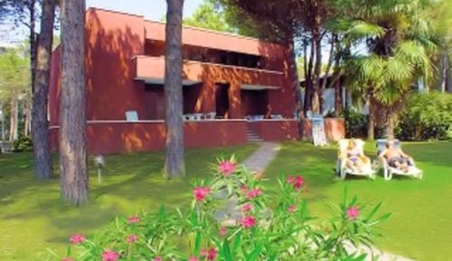 Apartment with Garden View