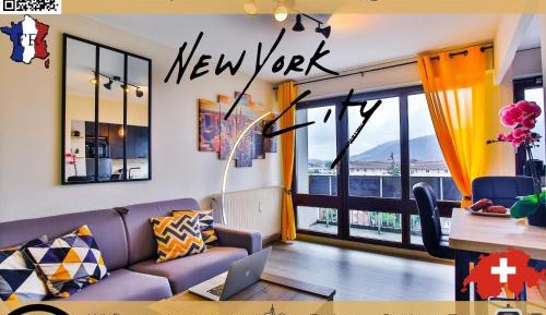 Apartment with Mountain View