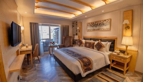 Luxury Suite with Private Sit Out