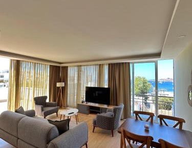  Deluxe Suite with Sea View & Terrace