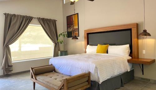 Superior King Suite