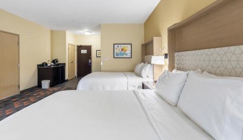 Standard Room with Two Queen Beds