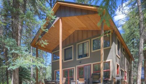 Four-Bedroom Holiday Home