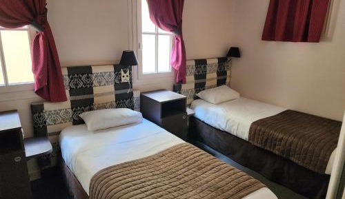 Budget Twin Room with Courtyard View