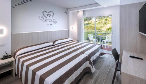 Triple Room with Pool View