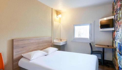 Tandem Room