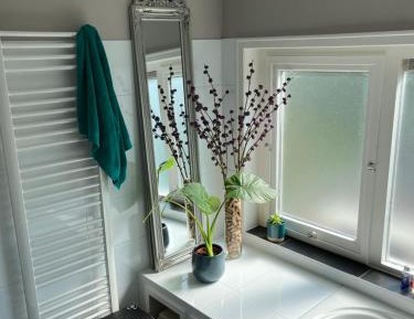 Single Room with Shared Shower and Toilet