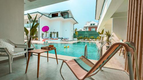 King Room with Pool View