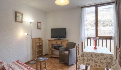 Apartment (2 Adults)