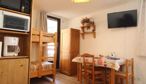 Apartment (3 Adults)