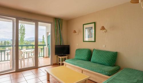 Apartment (4 Adults)