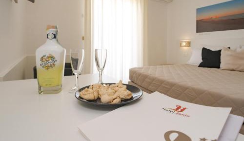 Superior Double Room with Front Sea View
