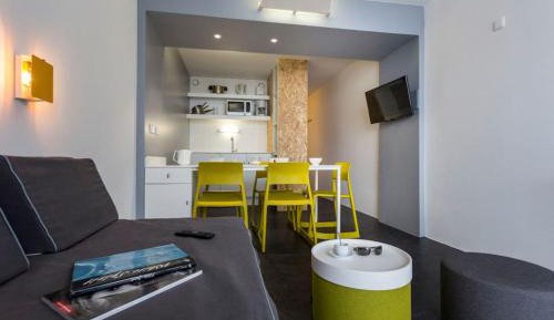Apartment 410 with Balcony - Mountain View