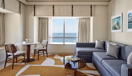 Bayfront Corner Suite