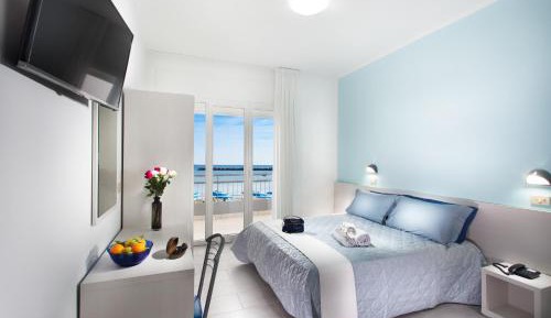 Double Room with Balcony and Sea View