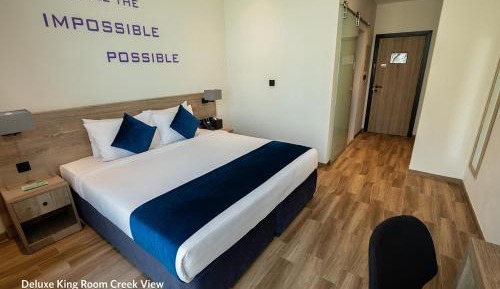 Deluxe King Room with Terrace (includes 25% off F&B)