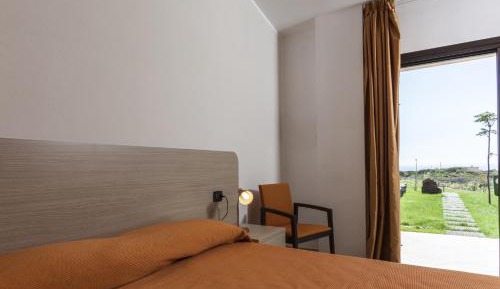 Deluxe Double or Twin Room with Garden View