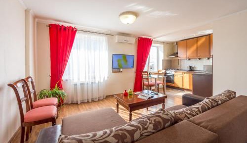 Deluxe One-Bedroom Apartment - Shovkovychna, 46/48