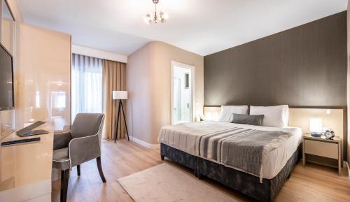 King Suite with Sea View