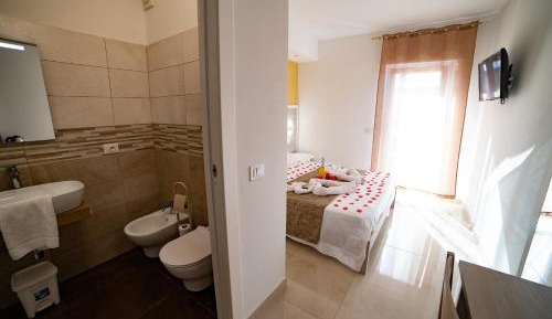 Deluxe Double Room with Balcony and Sea View