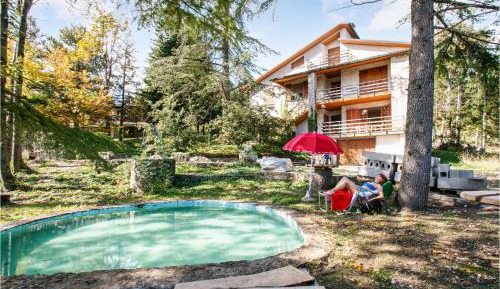 Three-Bedroom Holiday Home 