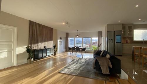 Deluxe Family Room