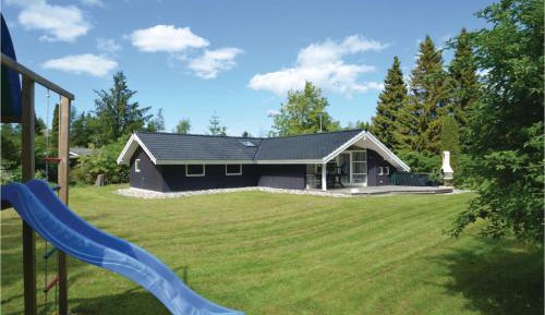 Four-Bedroom Holiday Home